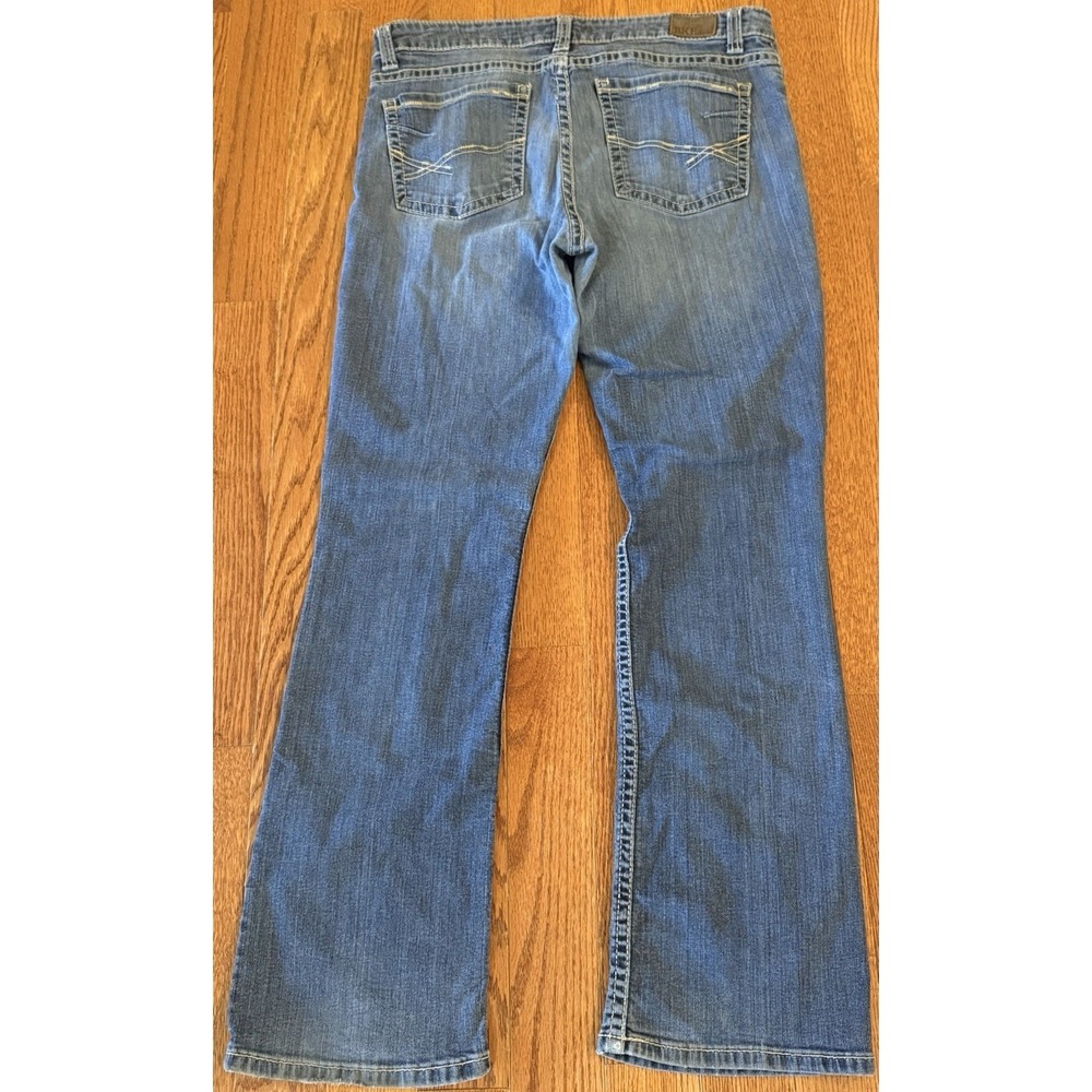 BKE Dakota Blue Jeans 32R 32x31 Medium Wash Boot Cut Whiskered Cowgirl Western - Picture 2 of 11